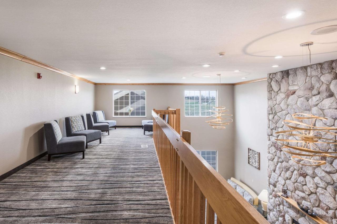 Quality Inn & Suites Lodi I-90 Экстерьер фото