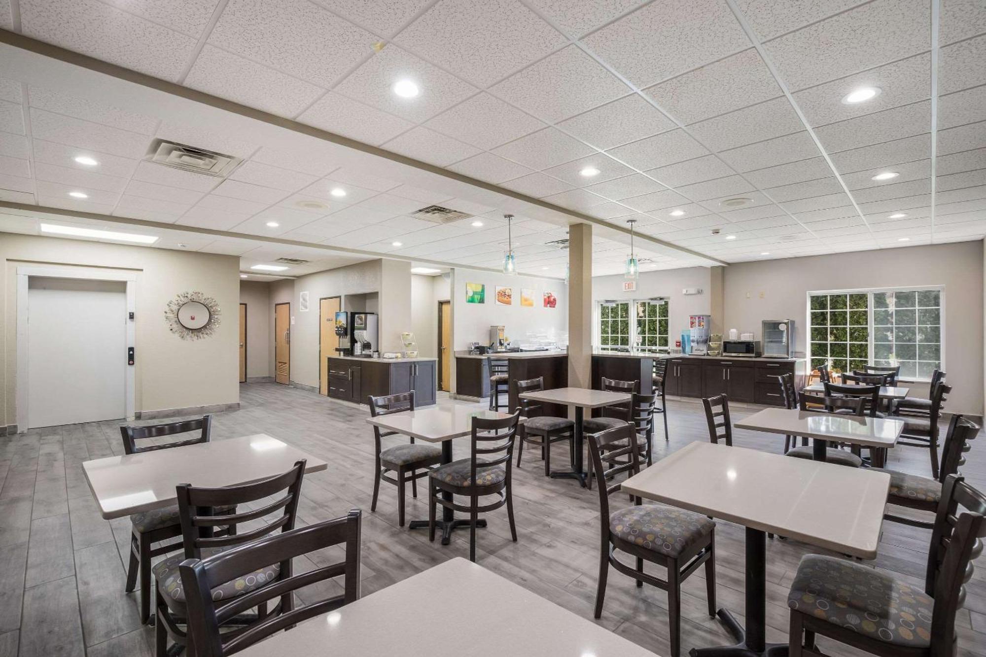 Quality Inn & Suites Lodi I-90 Экстерьер фото