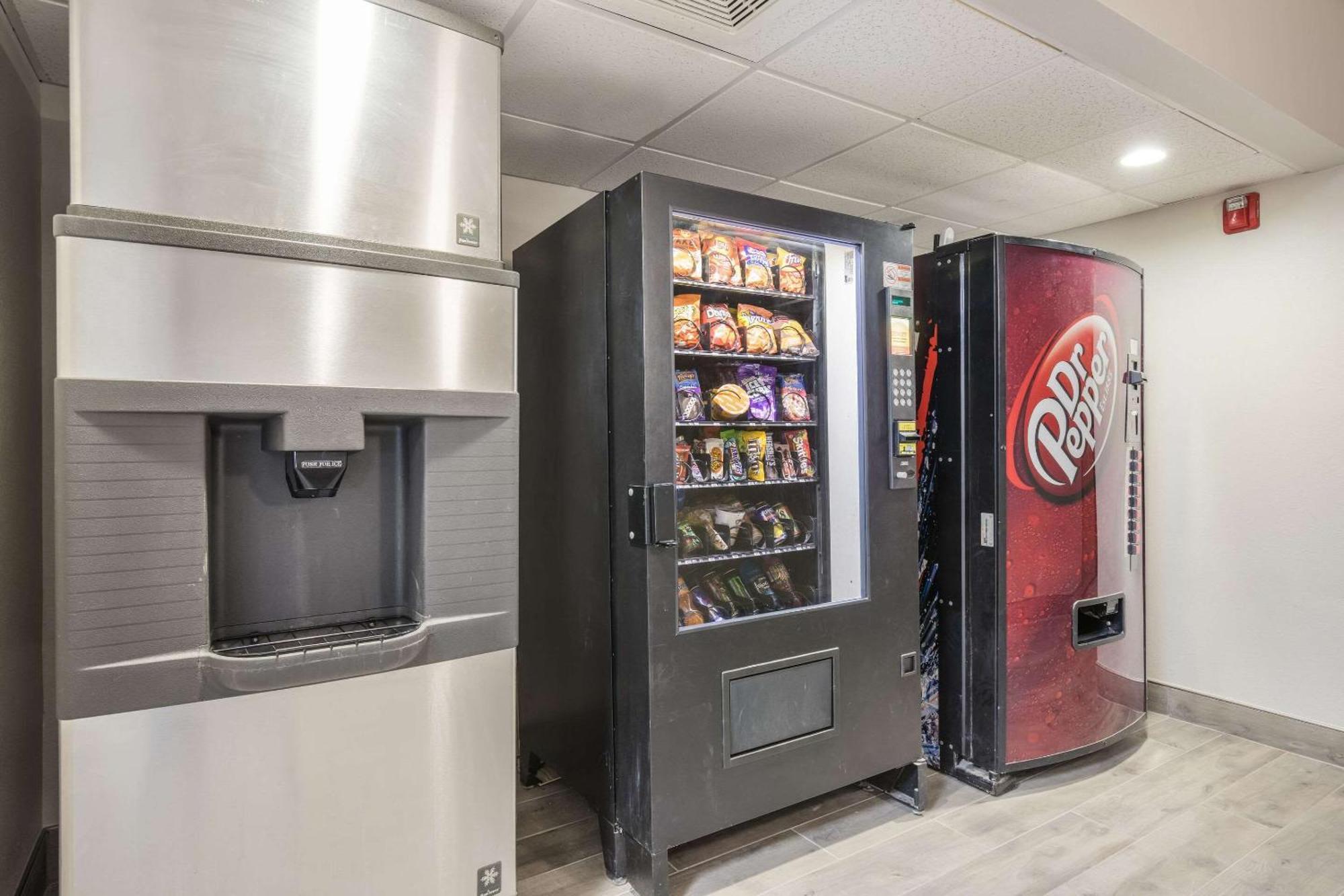 Quality Inn & Suites Lodi I-90 Экстерьер фото