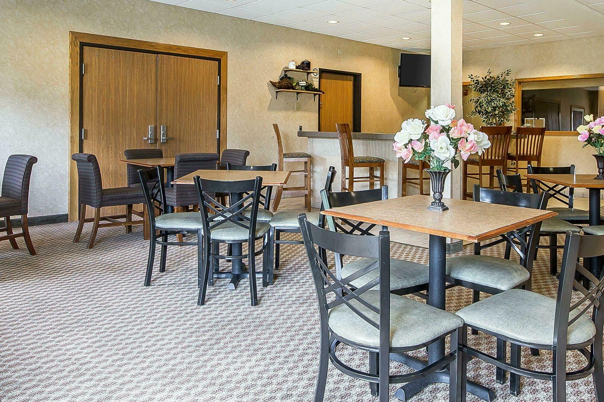 Quality Inn & Suites Lodi I-90 Экстерьер фото