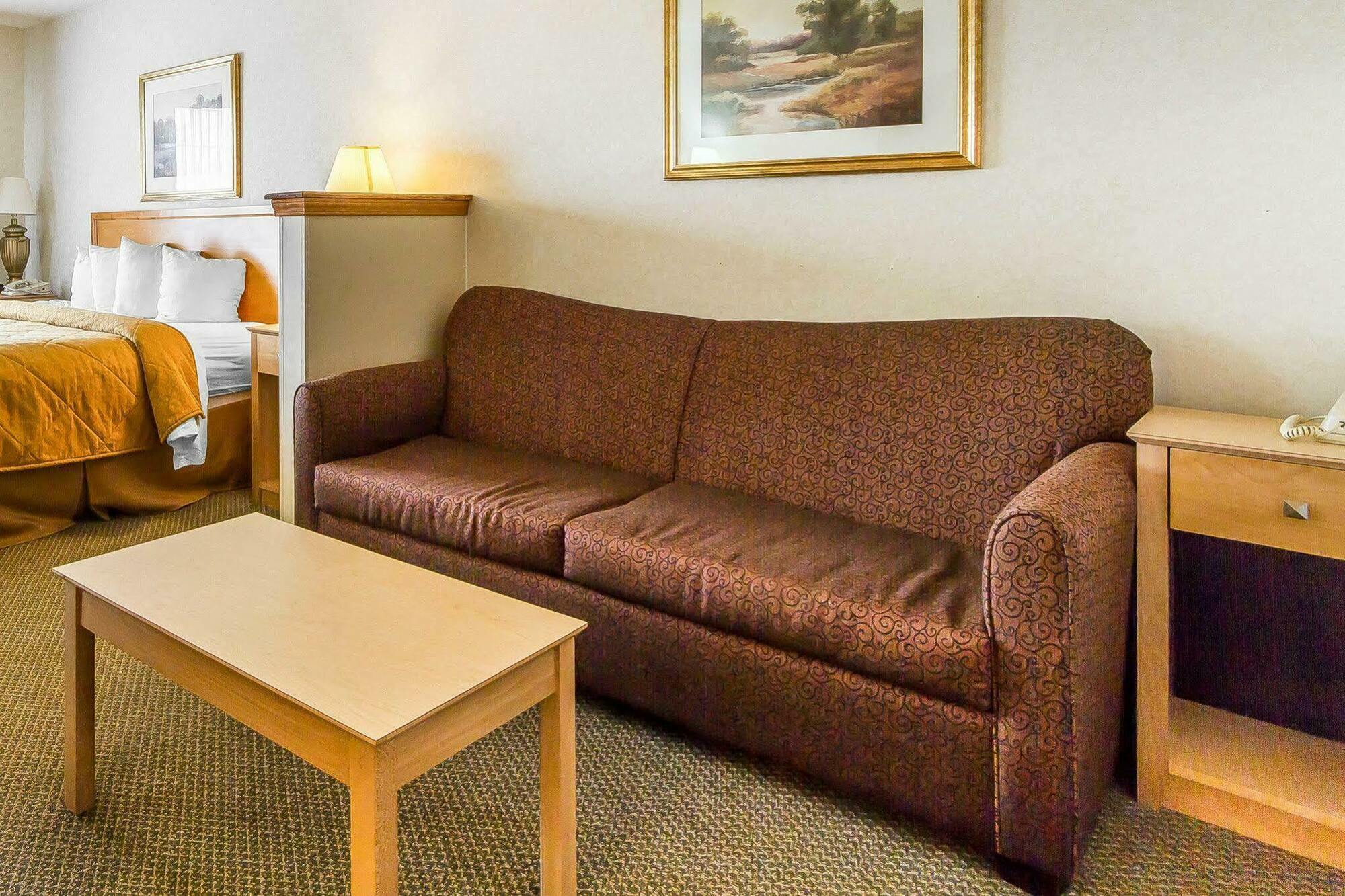 Quality Inn & Suites Lodi I-90 Экстерьер фото