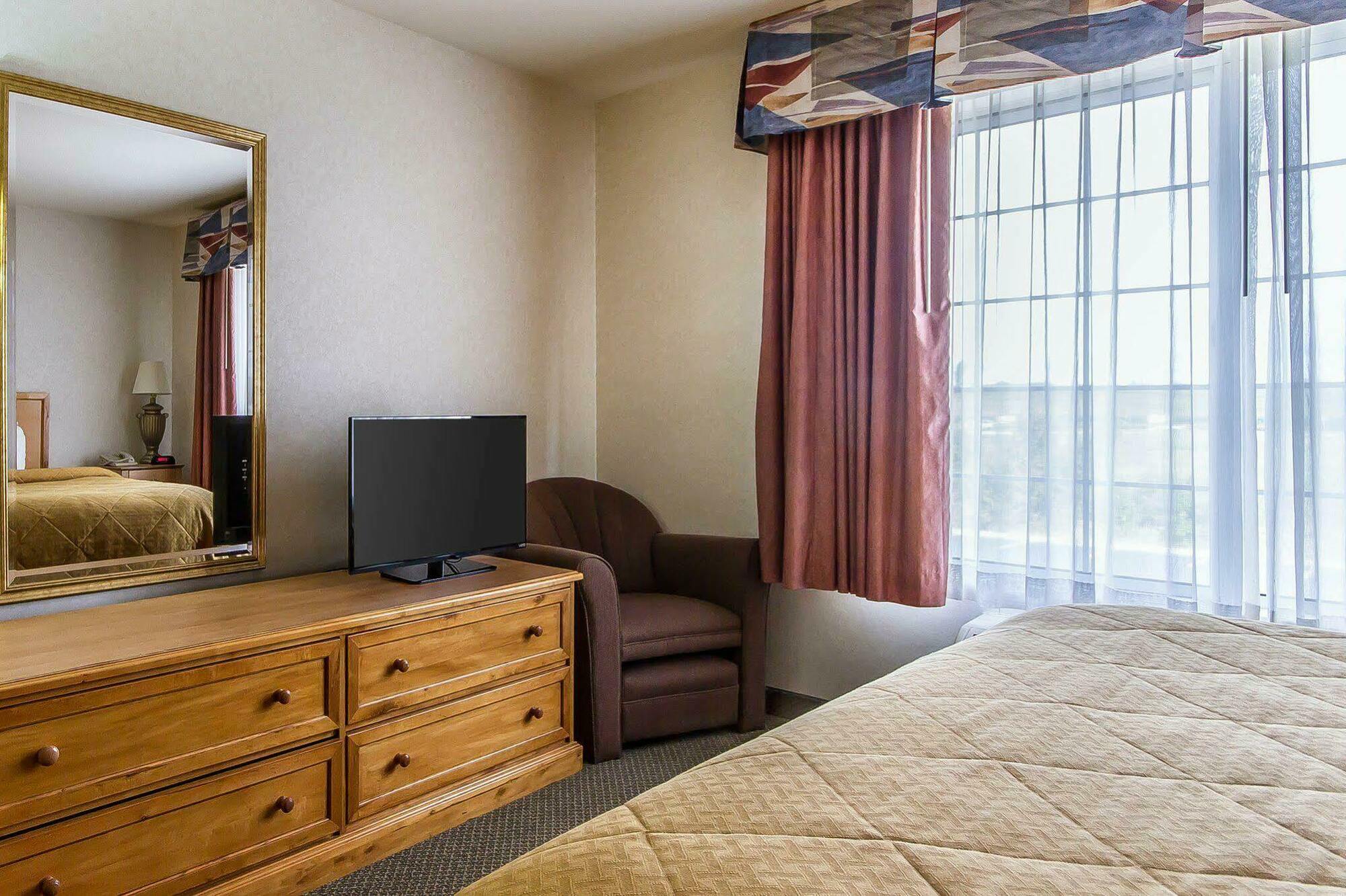 Quality Inn & Suites Lodi I-90 Экстерьер фото